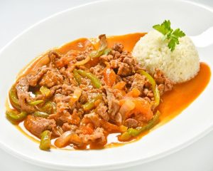 Bistec ranchero en salsa roja