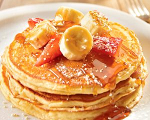 Hot cakes con manzana y nuez