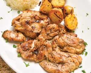 Pollo deshuesado con guarnición