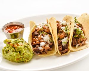 Tacos de carne asada